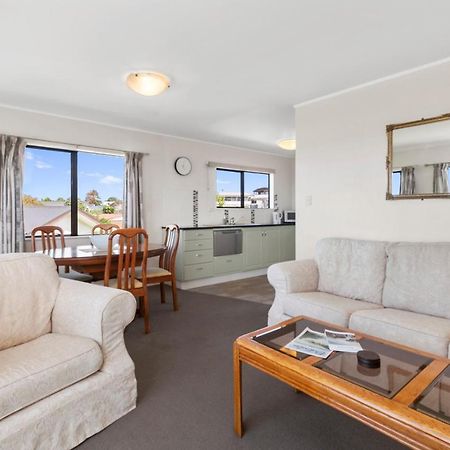Snells Seaside Bach - Snells Beach Holiday Home Exterior photo